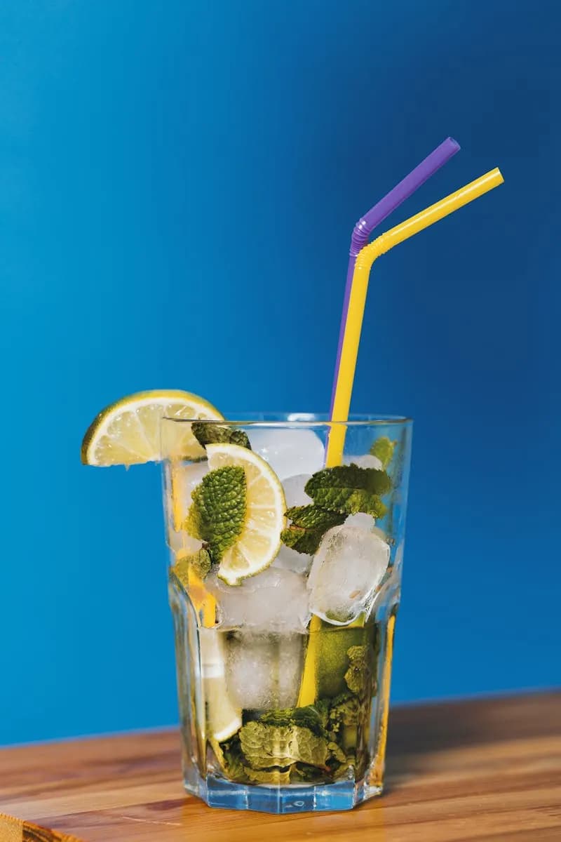 Thé glacé à la menthe et au citron